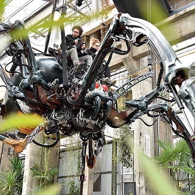 Machines articulées dans la galerie à Nantes